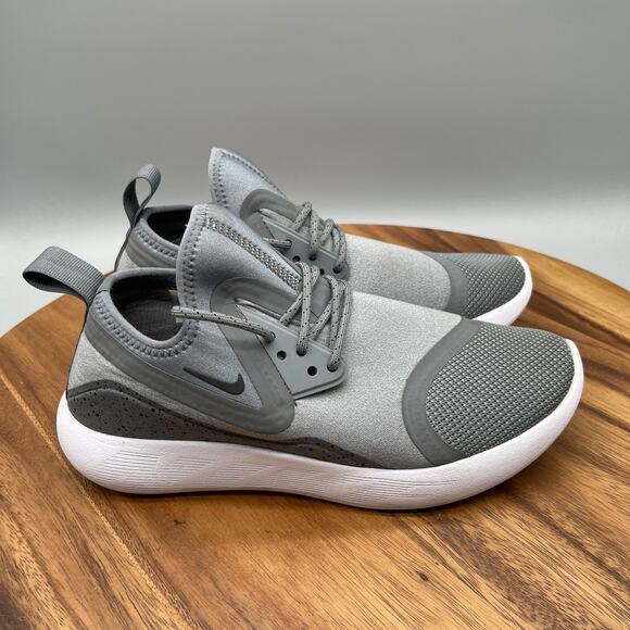 Nike LunarCharge Essential Wolf Shoes Womens Size 7.5 Gray Running Comfort Gym - Picture 1 of 8